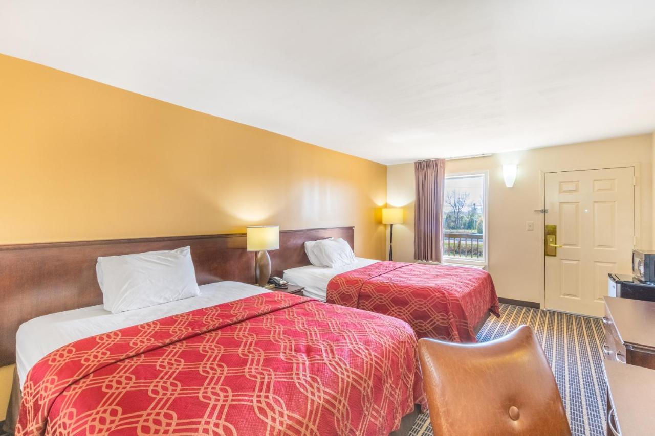 גפני Econo Lodge מראה חיצוני תמונה