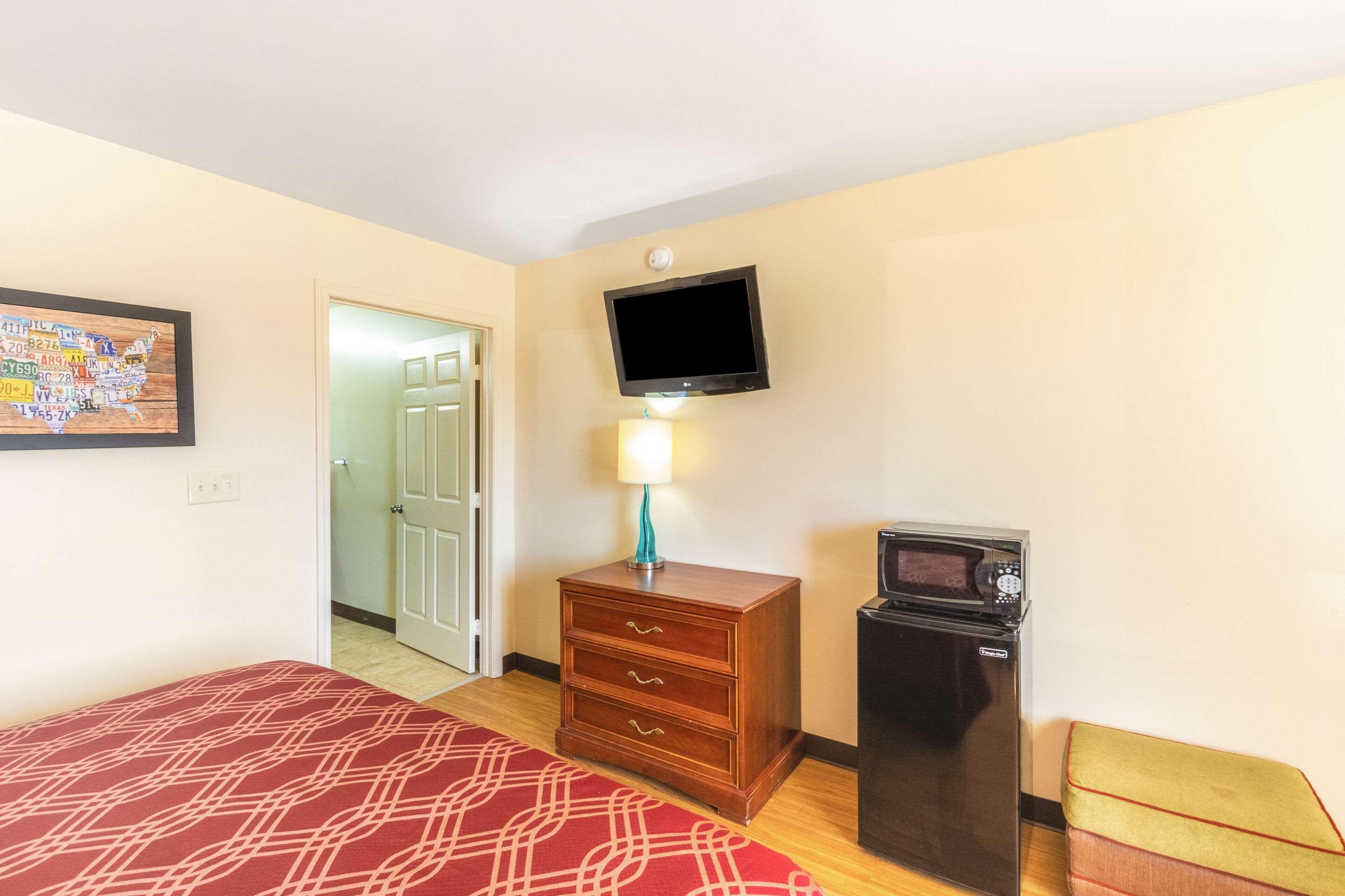 גפני Econo Lodge מראה חיצוני תמונה